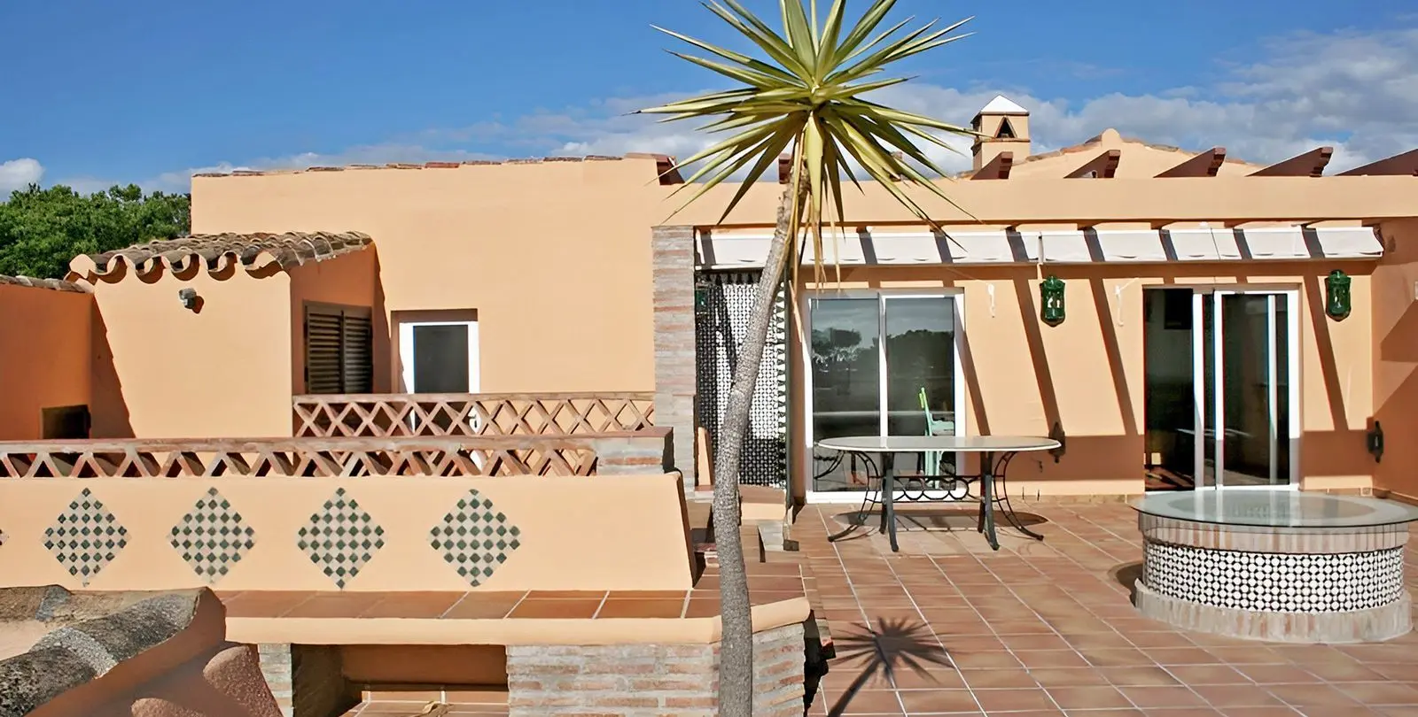Sale of penthouse duplex in New Golden Mile 9