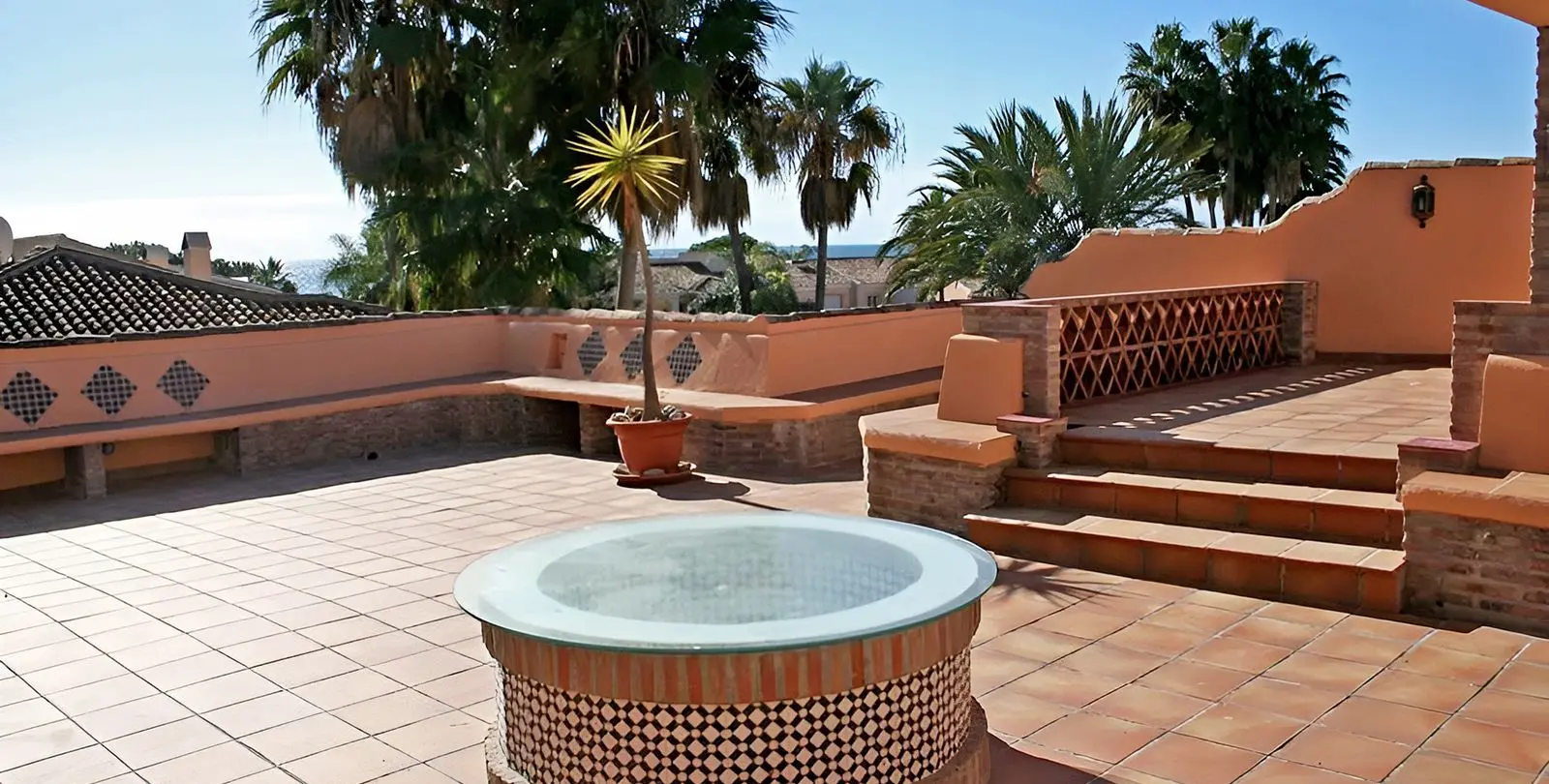 Sale of penthouse duplex in New Golden Mile 11
