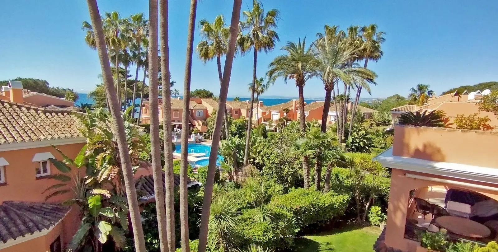 Sale of penthouse duplex in New Golden Mile 13