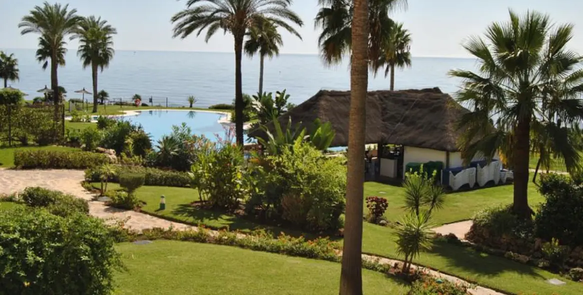 Venta de ático en Calahonda 35