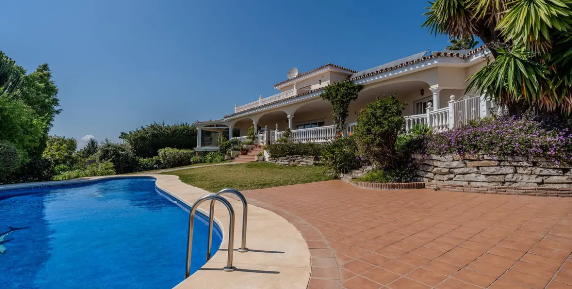 Venta de villa independiente en El Paraiso 1