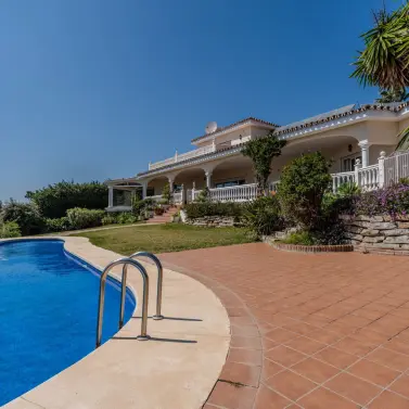 Venta de villa independiente en El Paraiso