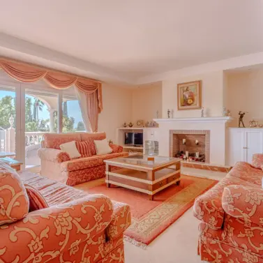 Venta de villa independiente en El Paraiso