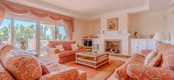 Venta de villa independiente en El Paraiso 2