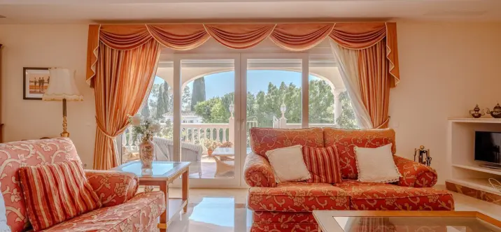 Venta de villa independiente en El Paraiso 3