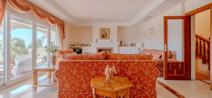 Venta de villa independiente en El Paraiso 4