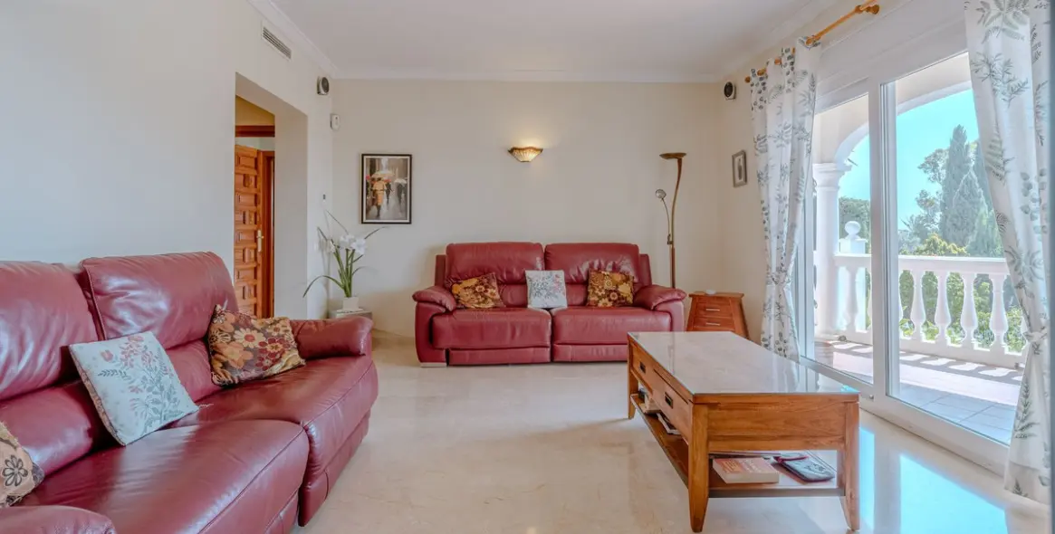 Venta de villa independiente en El Paraiso 36