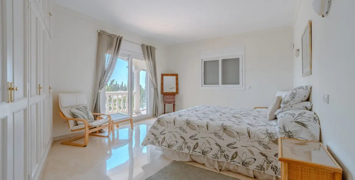 Venta de villa independiente en El Paraiso 42