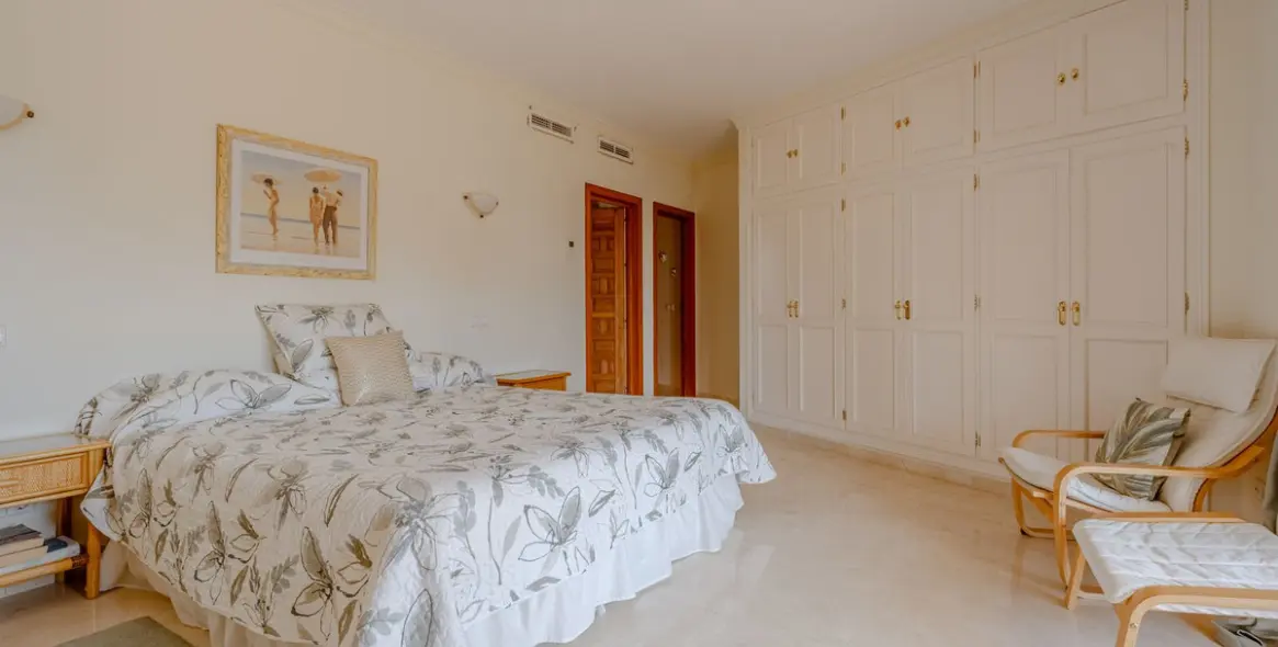 Venta de villa independiente en El Paraiso 44