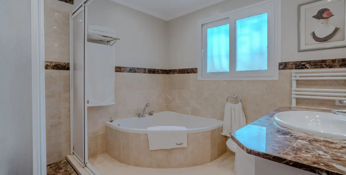 Venta de villa independiente en El Paraiso 47