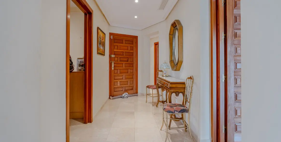 Venta de villa independiente en El Paraiso 54