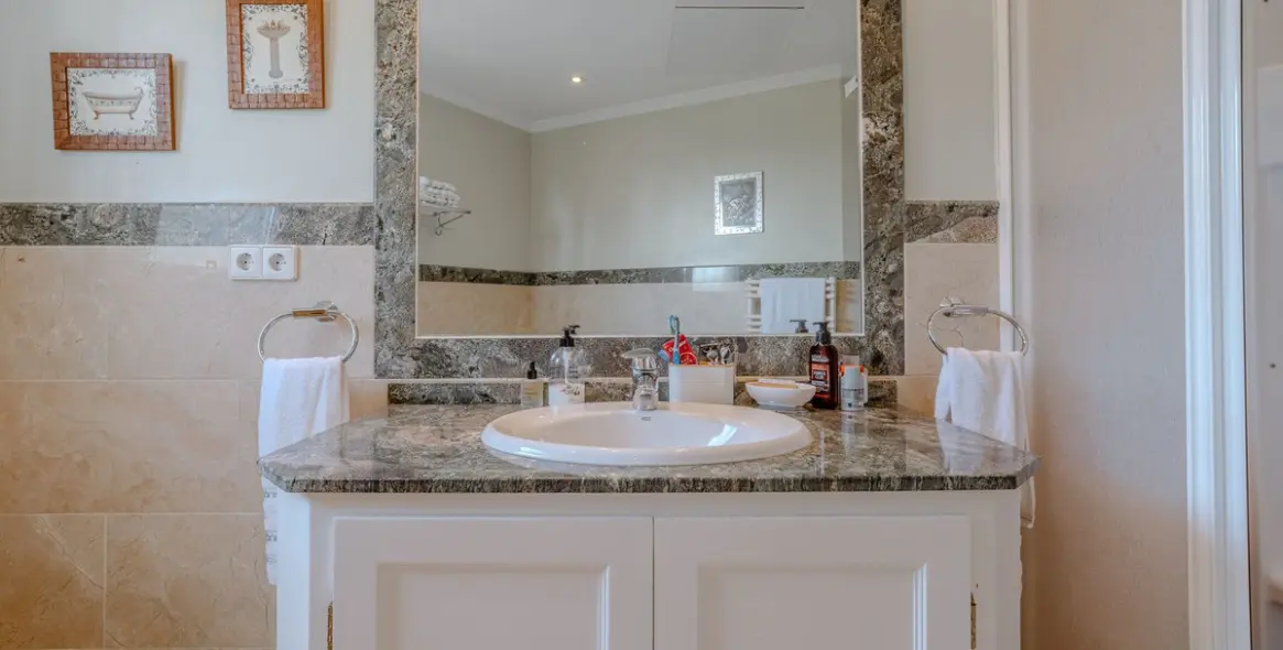 Venta de villa independiente en El Paraiso 61