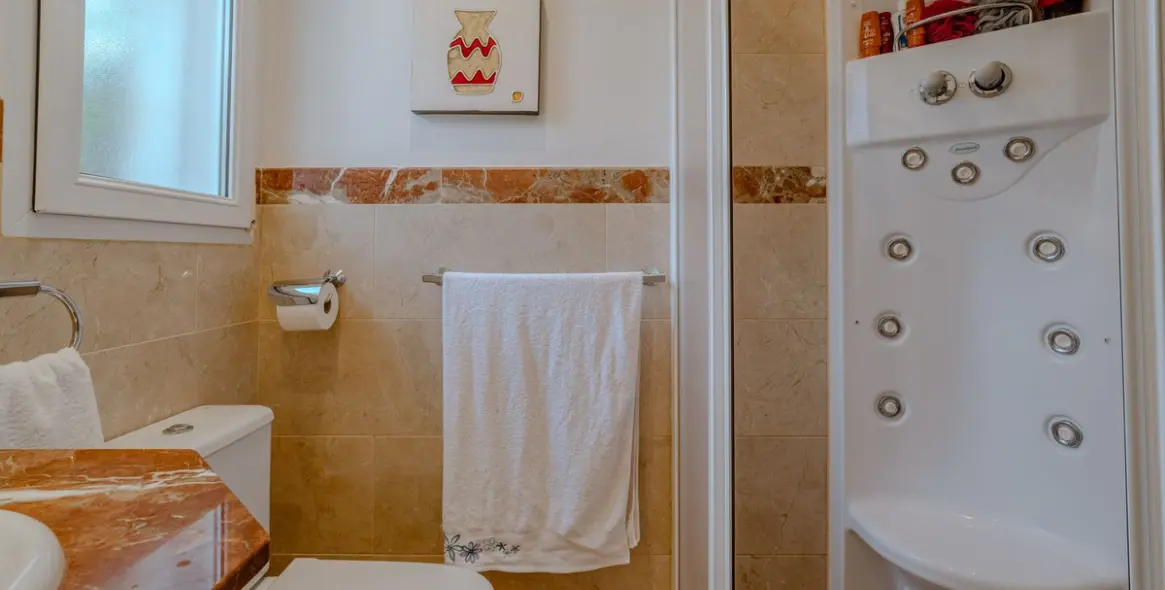 Venta de villa independiente en El Paraiso 70