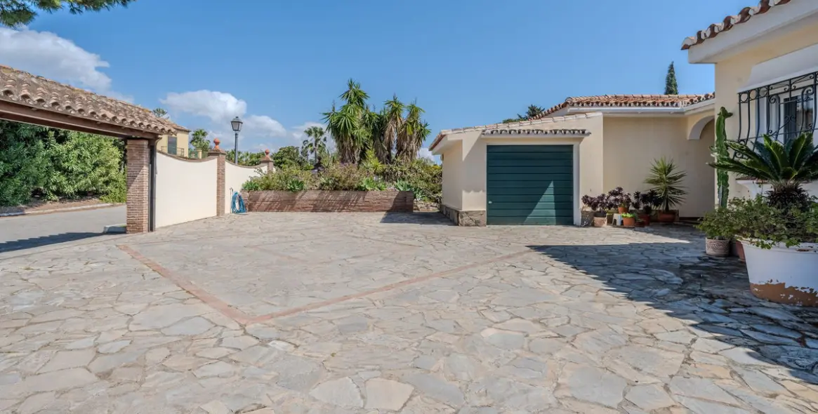 Venta de villa independiente en El Paraiso 82