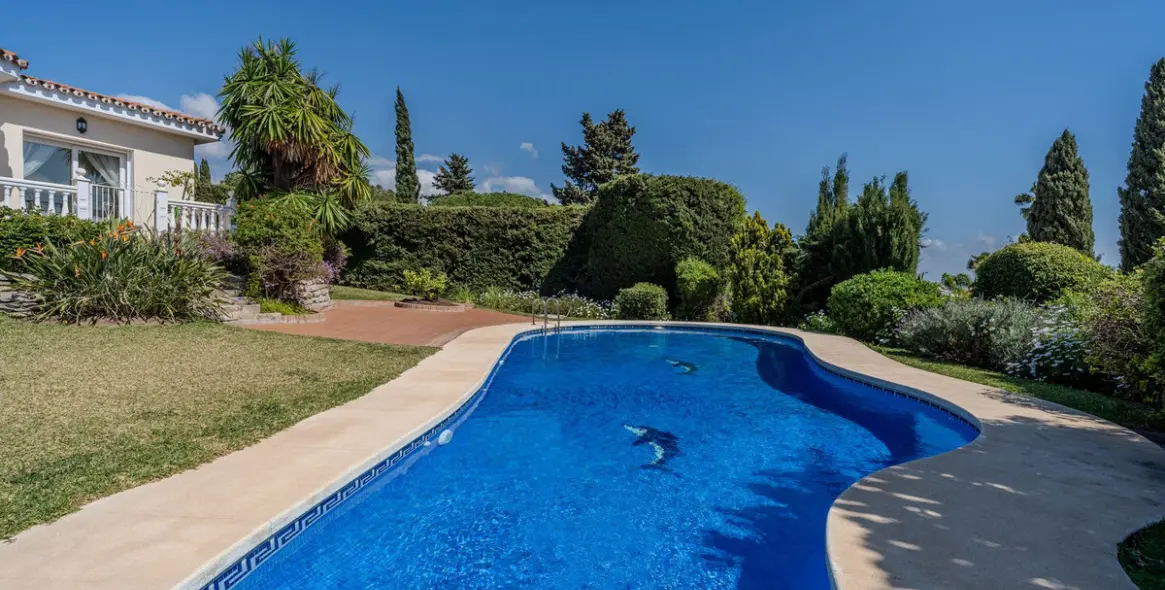 Venta de villa independiente en El Paraiso 85