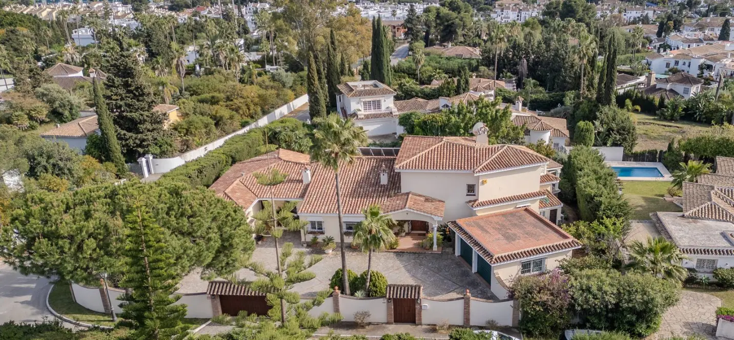 Venta de villa independiente en El Paraiso 1