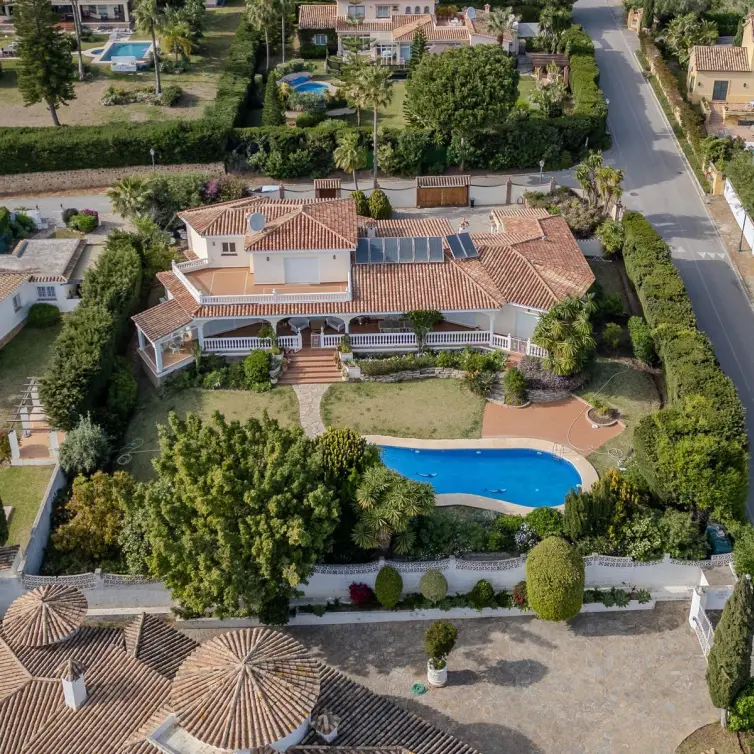 Venta de villa independiente en El Paraiso