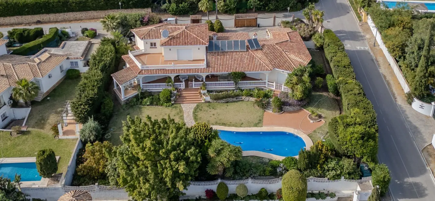 Venta de villa independiente en El Paraiso 2