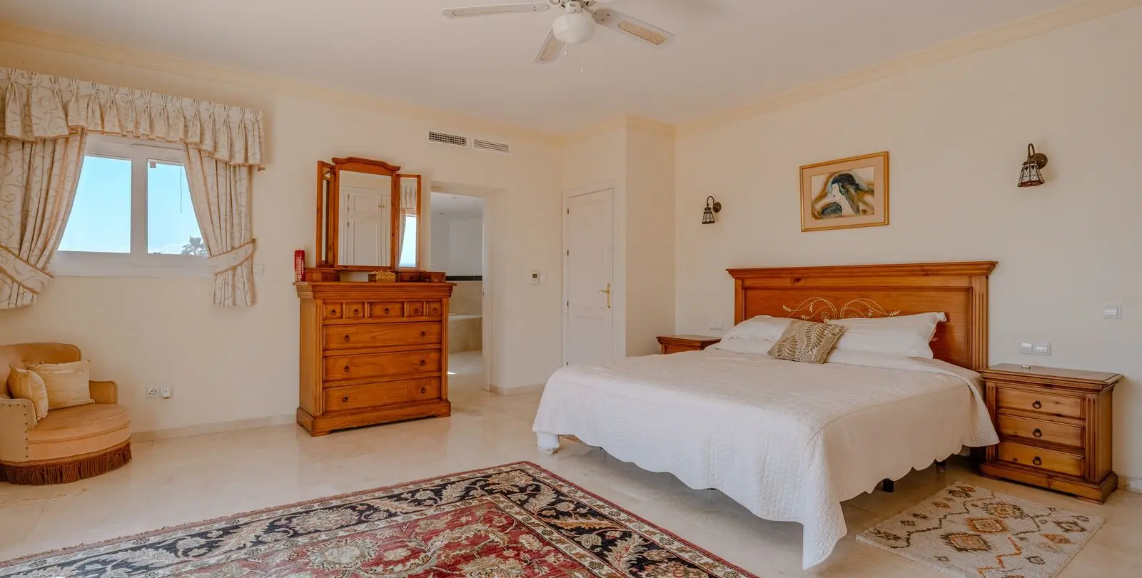 Venta de villa independiente en El Paraiso 22