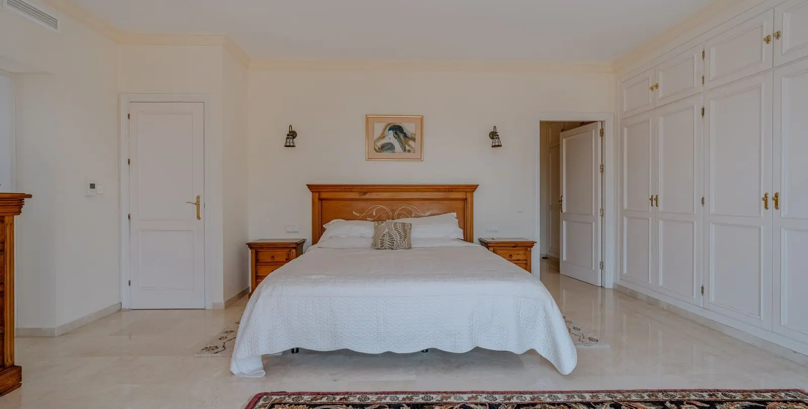 Venta de villa independiente en El Paraiso 23
