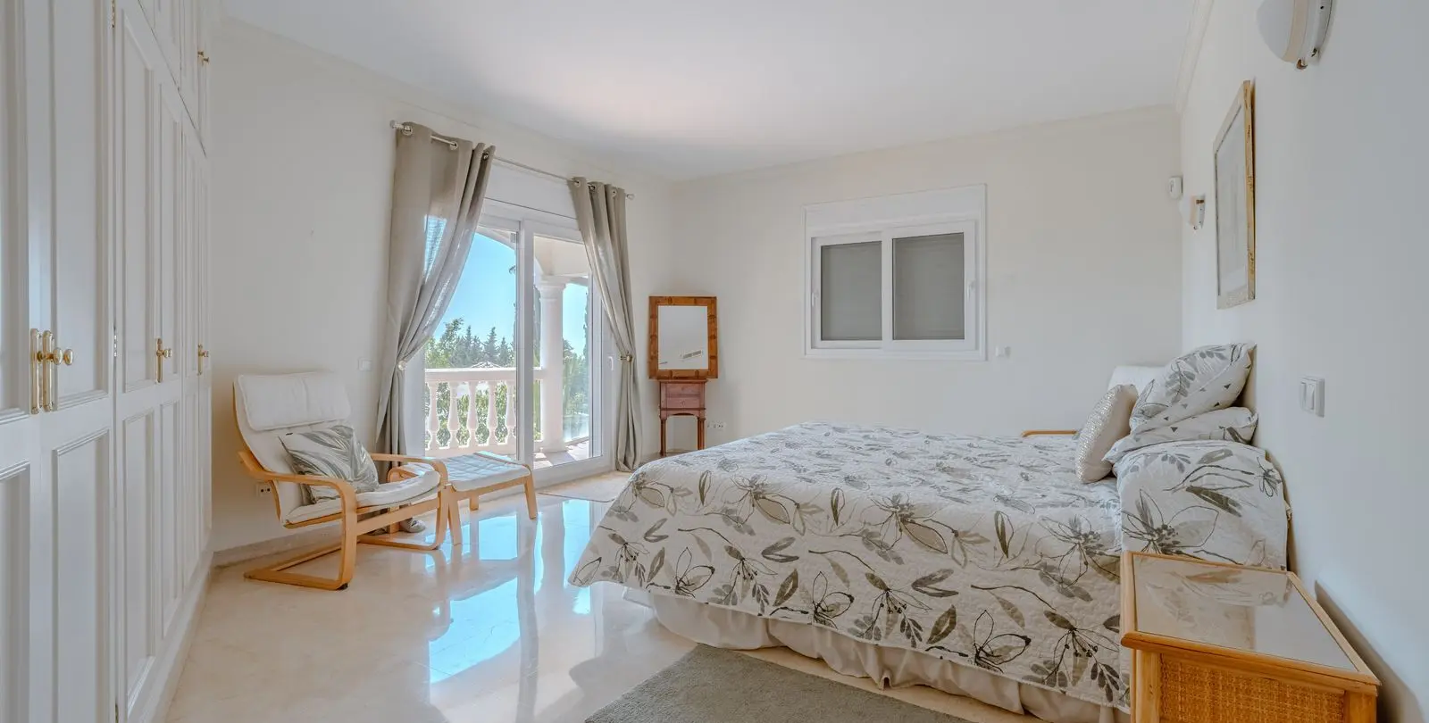 Venta de villa independiente en El Paraiso 37