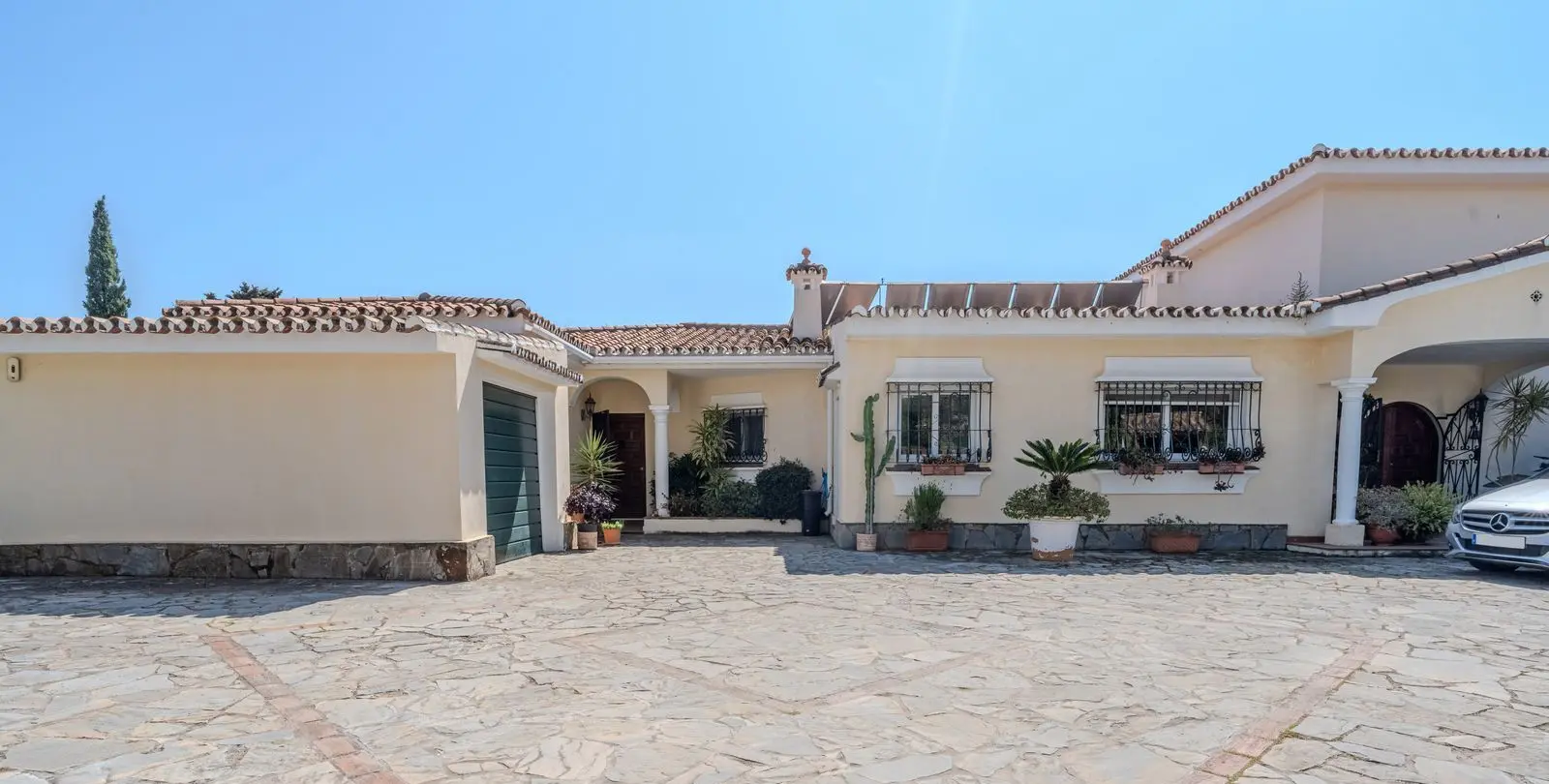 Venta de villa independiente en El Paraiso 56