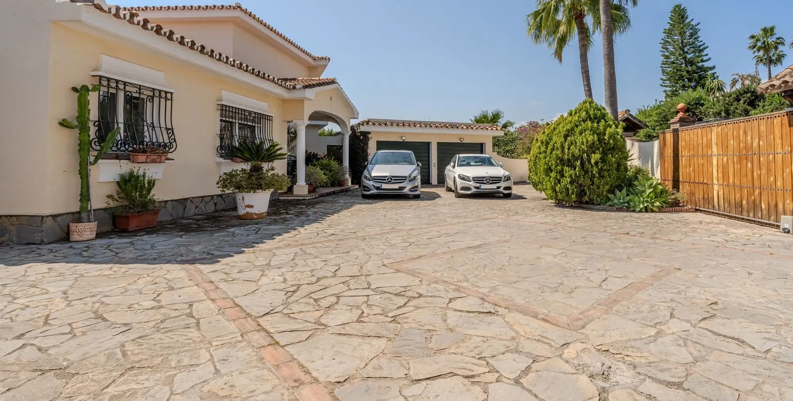 Venta de villa independiente en El Paraiso 58