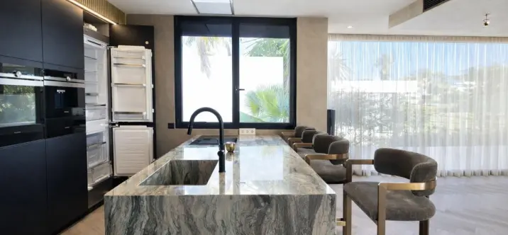 Venta de villa independiente en Atalaya 2