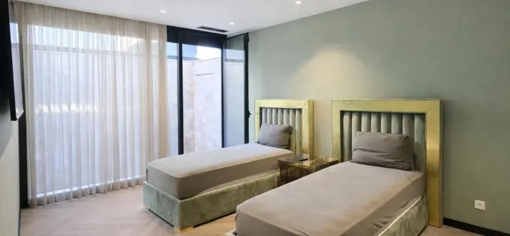 Venta de villa independiente en Atalaya 4