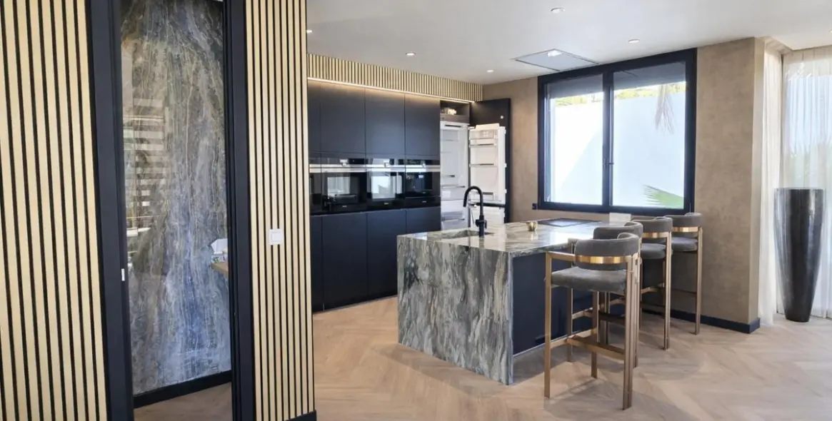 Venta de villa independiente en Atalaya 9