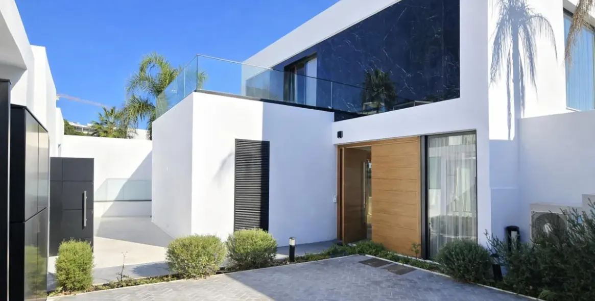 Venta de villa independiente en Atalaya 18