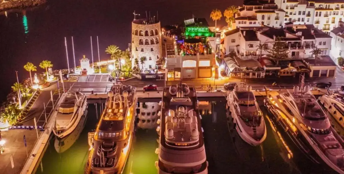 Venta de villa independiente en Atalaya 24