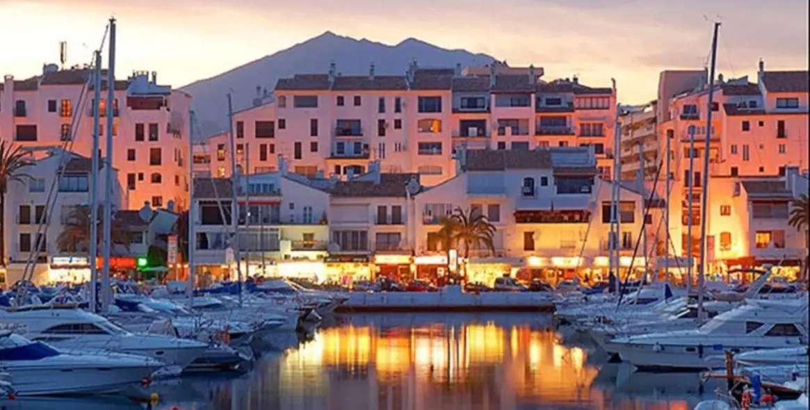 Venta de villa independiente en Atalaya 26