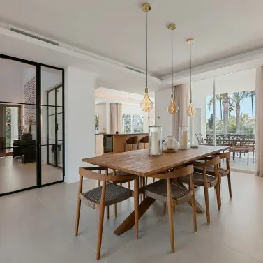 Venta de villa independiente en Elviria