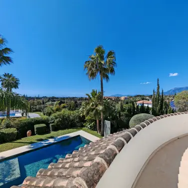 Venta de villa independiente en Elviria