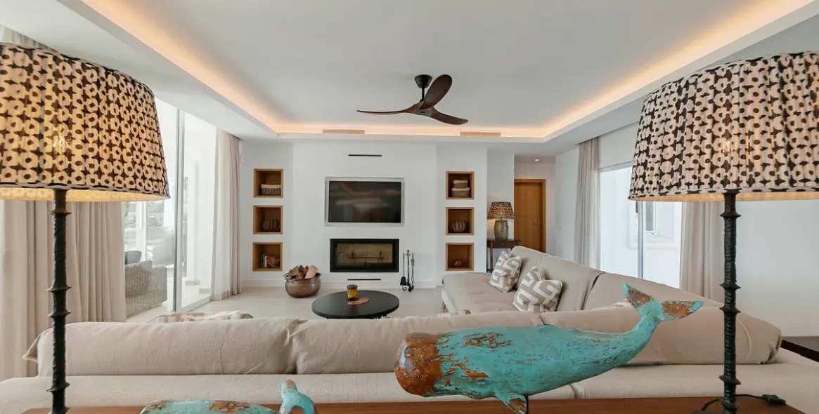 Продажа  отдельно стоящей виллы в Elviria 6