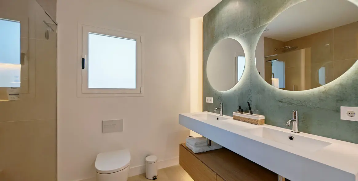 Продажа  отдельно стоящей виллы в Elviria 18