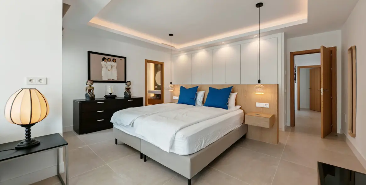 Продажа  отдельно стоящей виллы в Elviria 21