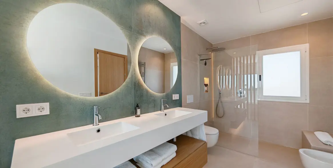 Продажа  отдельно стоящей виллы в Elviria 25