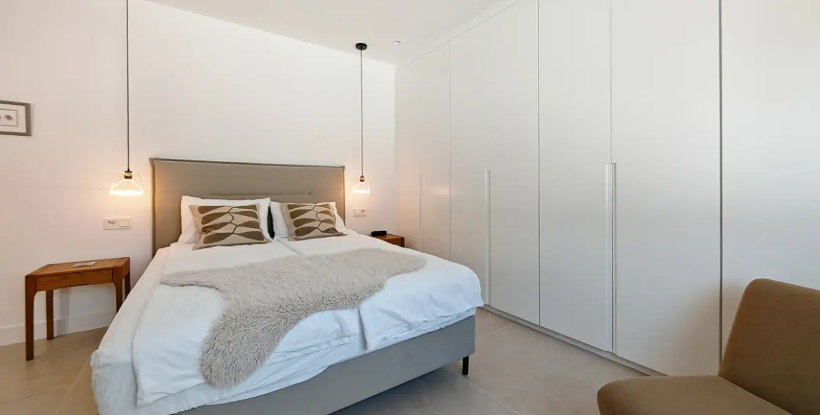 Продажа  отдельно стоящей виллы в Elviria 28