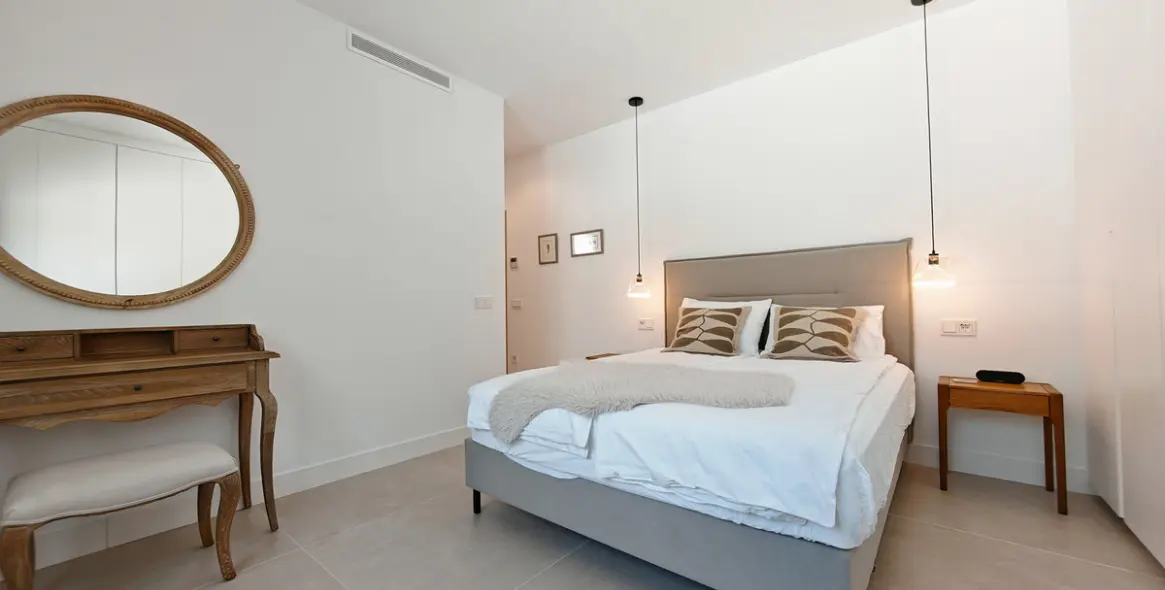 Продажа  отдельно стоящей виллы в Elviria 29