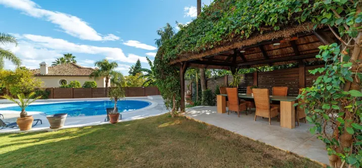 Venta de villa independiente en Marbella 1
