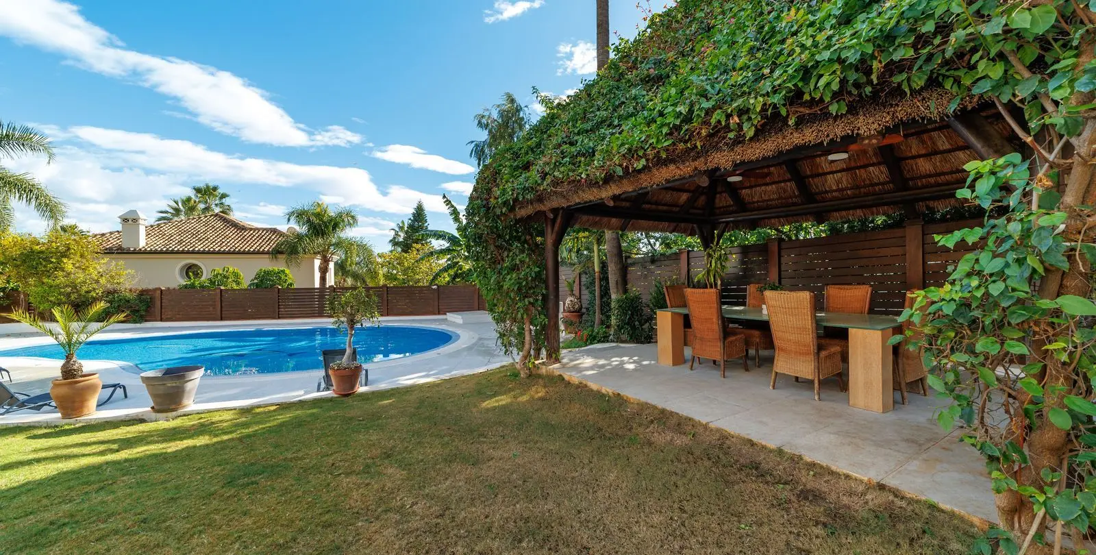 Venta de villa independiente en Marbella 2