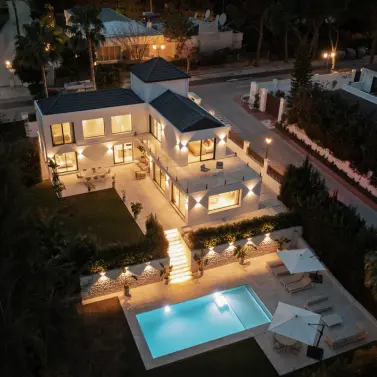 Venta de villa independiente en Las Brisas