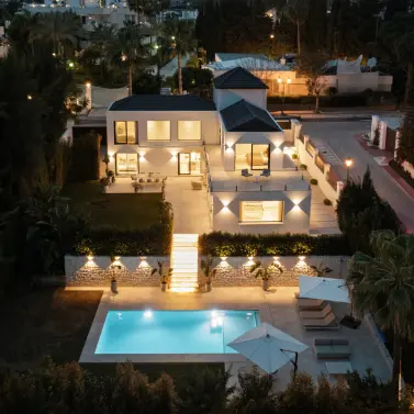 Venta de villa independiente en Las Brisas