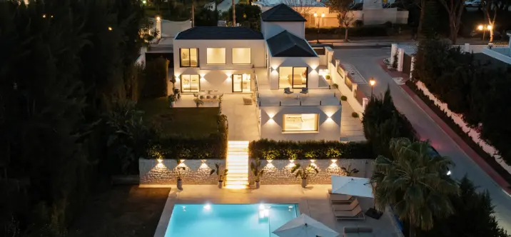 Venta de villa independiente en Las Brisas 1