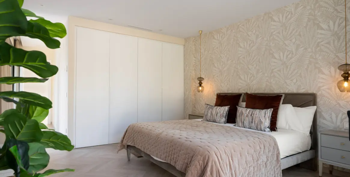 Продажа  отдельно стоящей виллы в Las Brisas 24