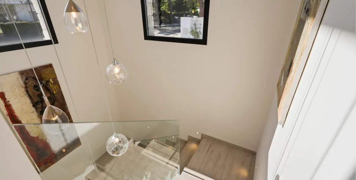 Продажа  отдельно стоящей виллы в Las Brisas 26