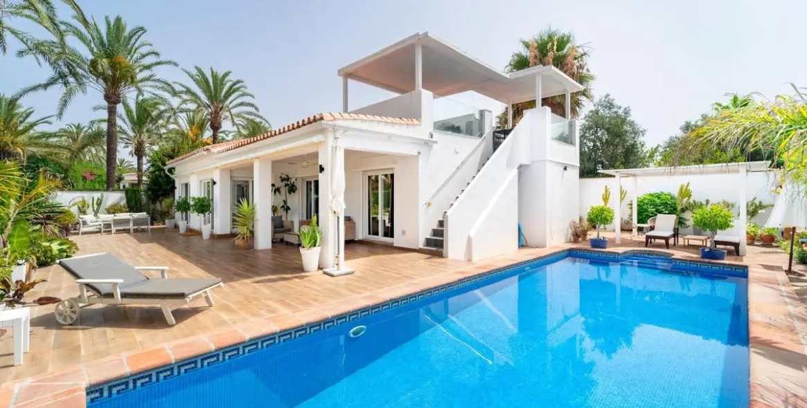 Venta de villa independiente en Marbesa 1