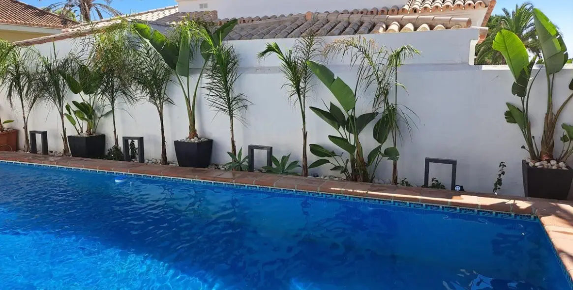 Venta de villa independiente en Marbesa 17